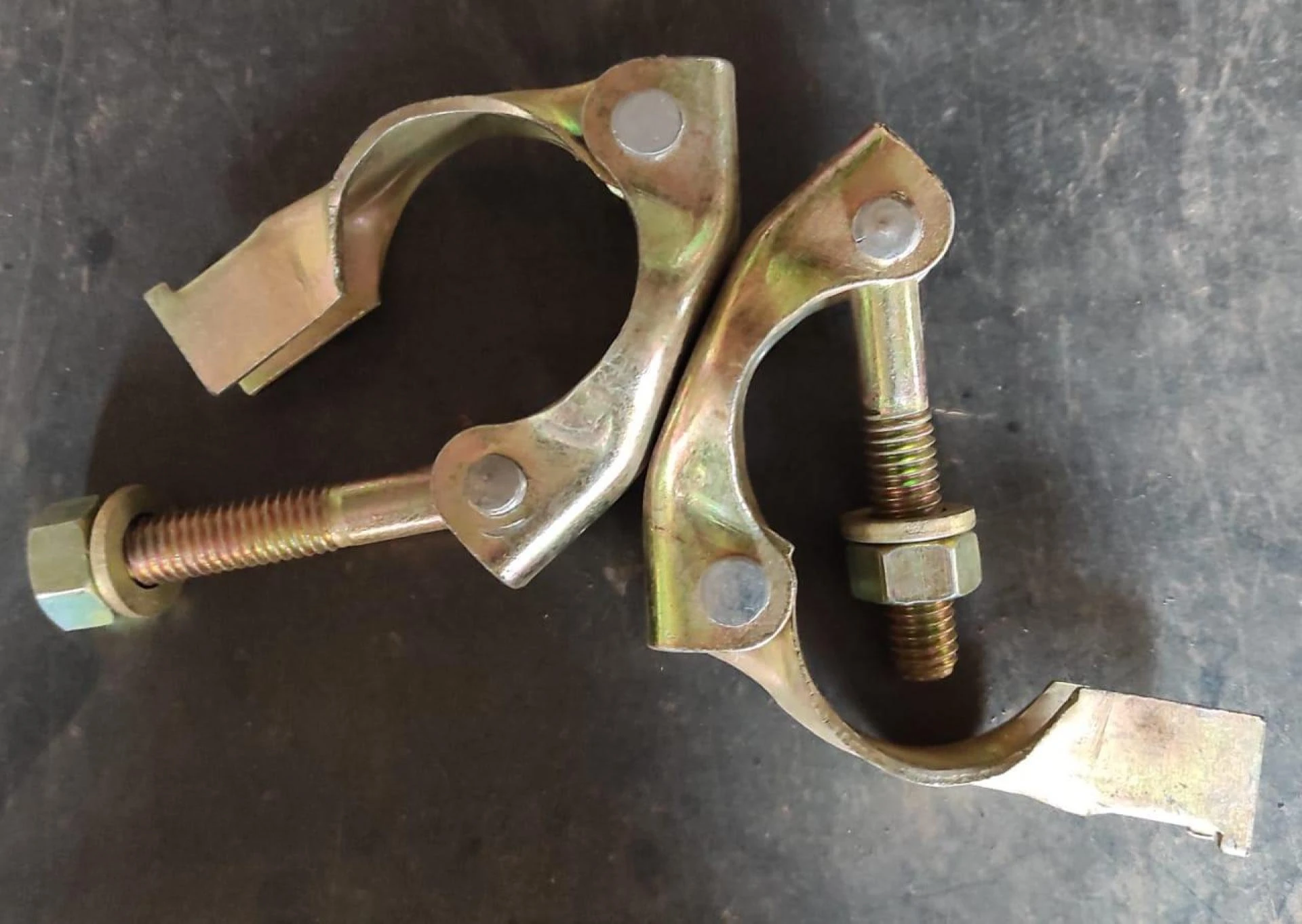 Swivel Clamp, Fixed Clamp, Turnbuckle, and Tali Air Dinding: Essential Hardware in Indonesia's Construction and Industrial Sectors