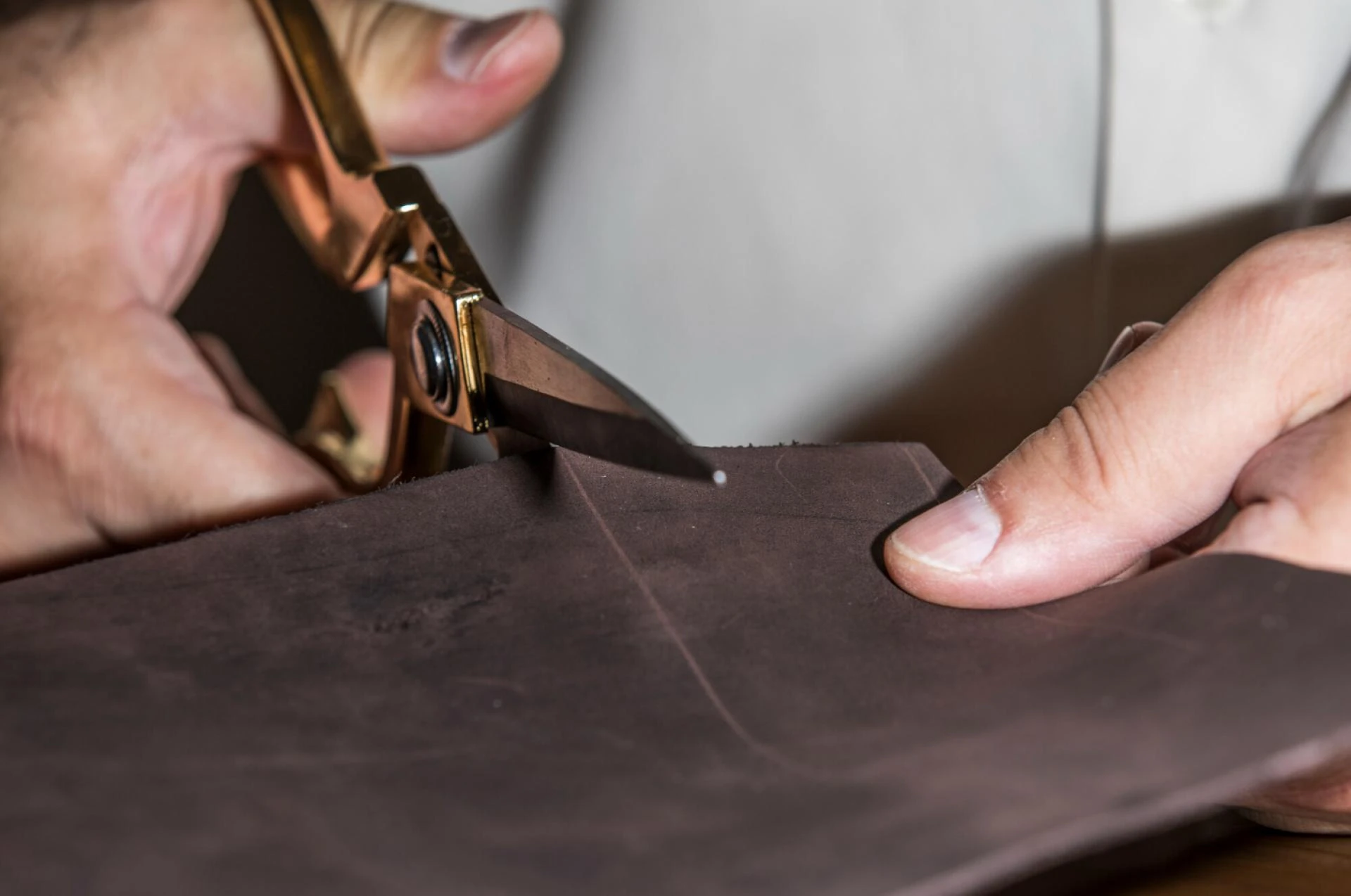 Discovering the Craft: What Sets Premium Goat & Sheepskin Leather Apart in Modern Fashion