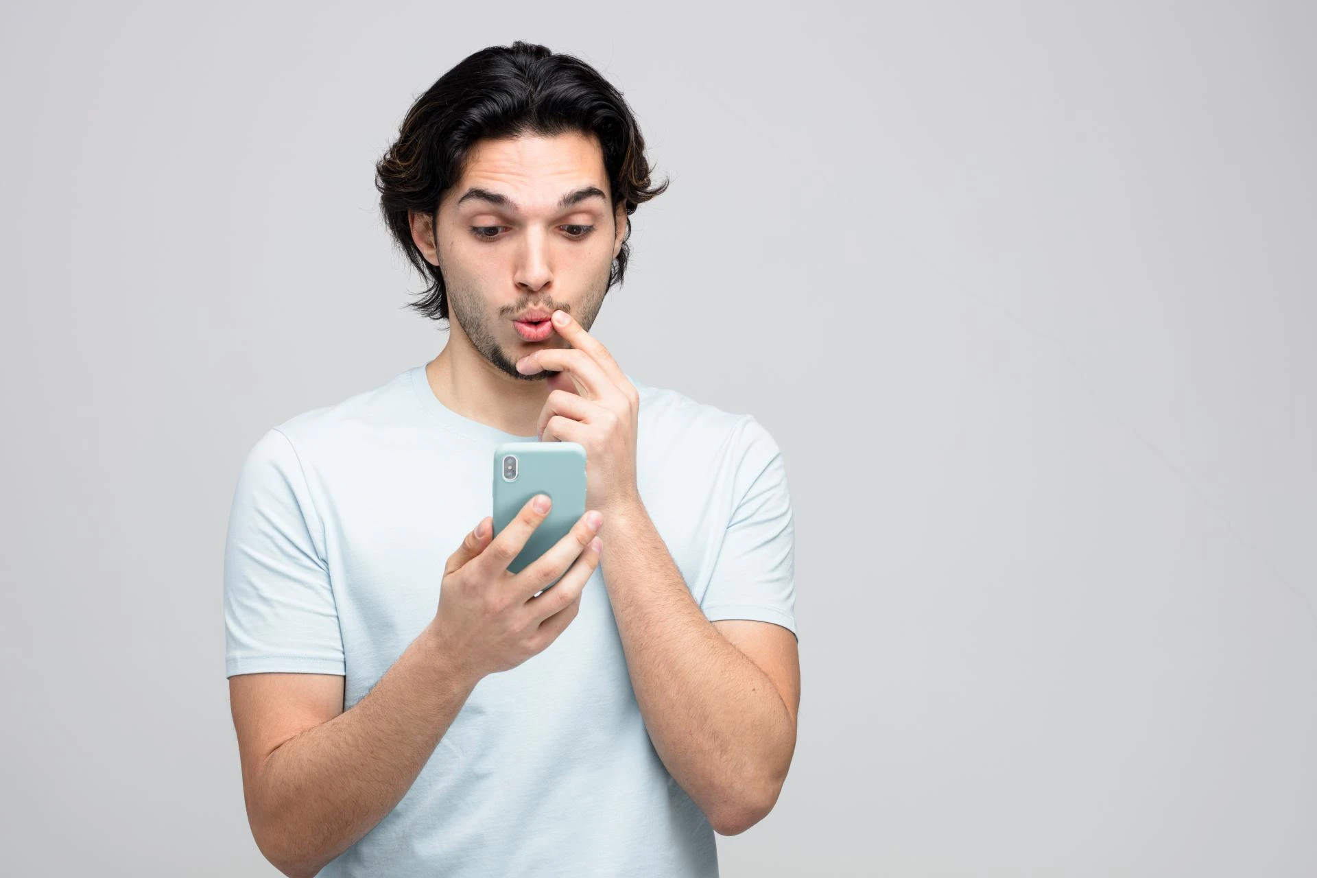 Prepaid vs. Postpaid: Which Cell Phone Plan Is Right for You?