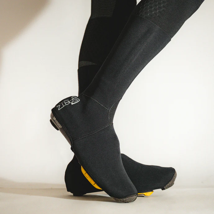 Conquer Every Season on Two Wheels: Best Cycling Shoe Gear for Rain, Winter & Summer Rides