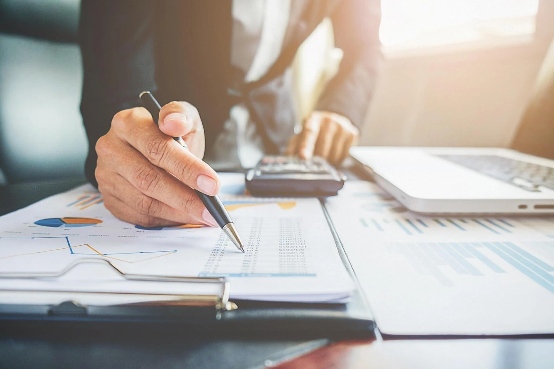 5 Ways Local Bookkeepers Strengthen Financial Stability