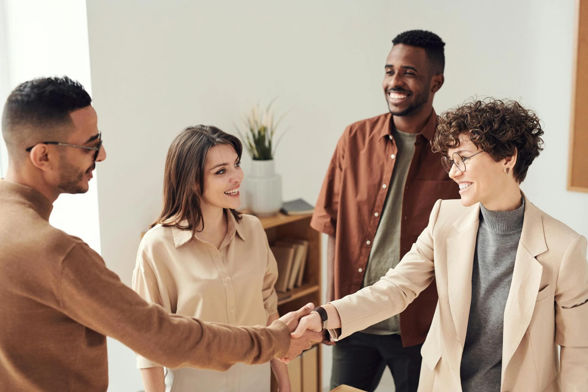 Building a Team vs. Staying Solo: Scaling a Franchise Consulting Firm