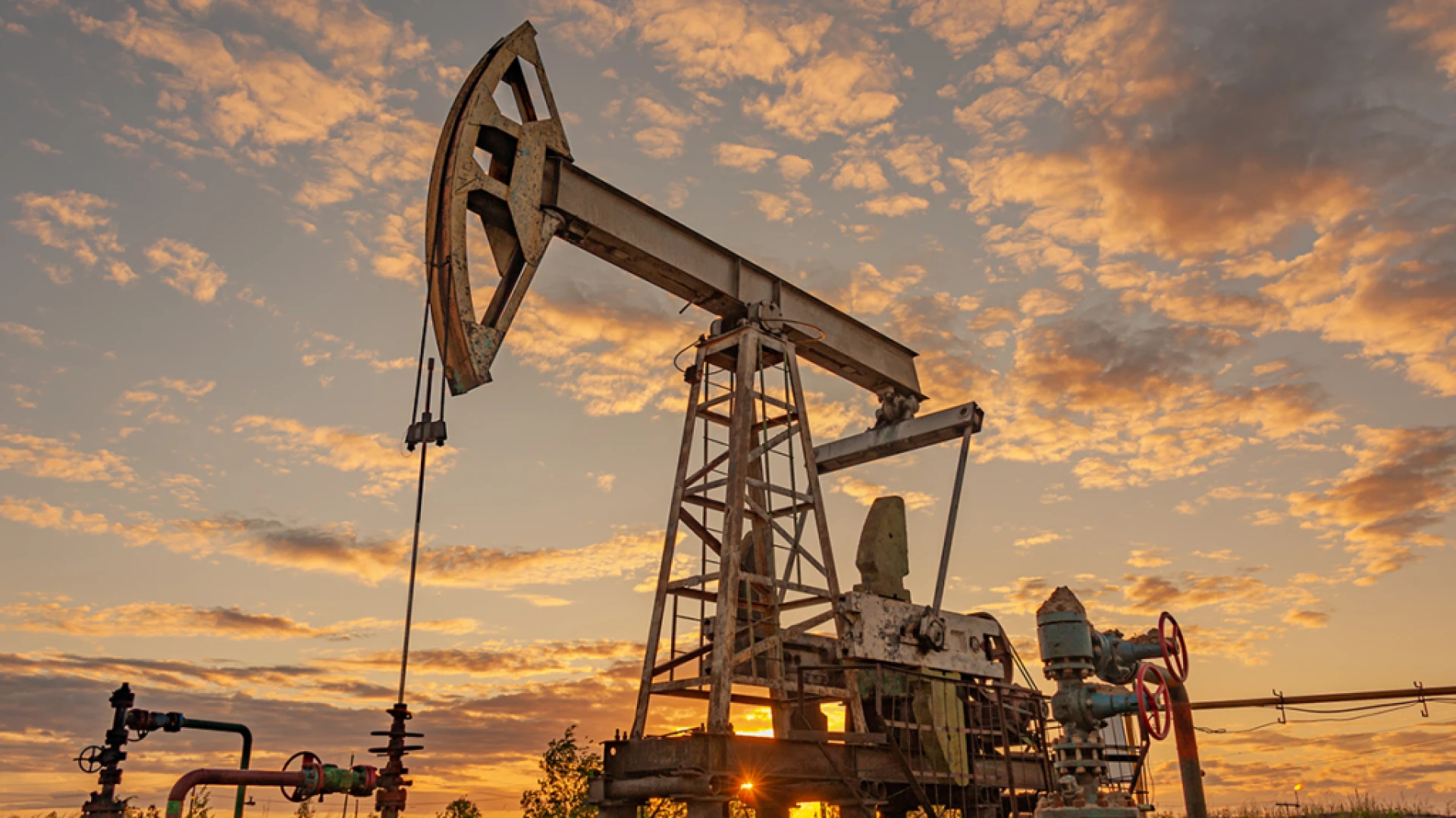 Top 5 Ways IoT Is Solving Critical Challenges in Oil and Gas Operations