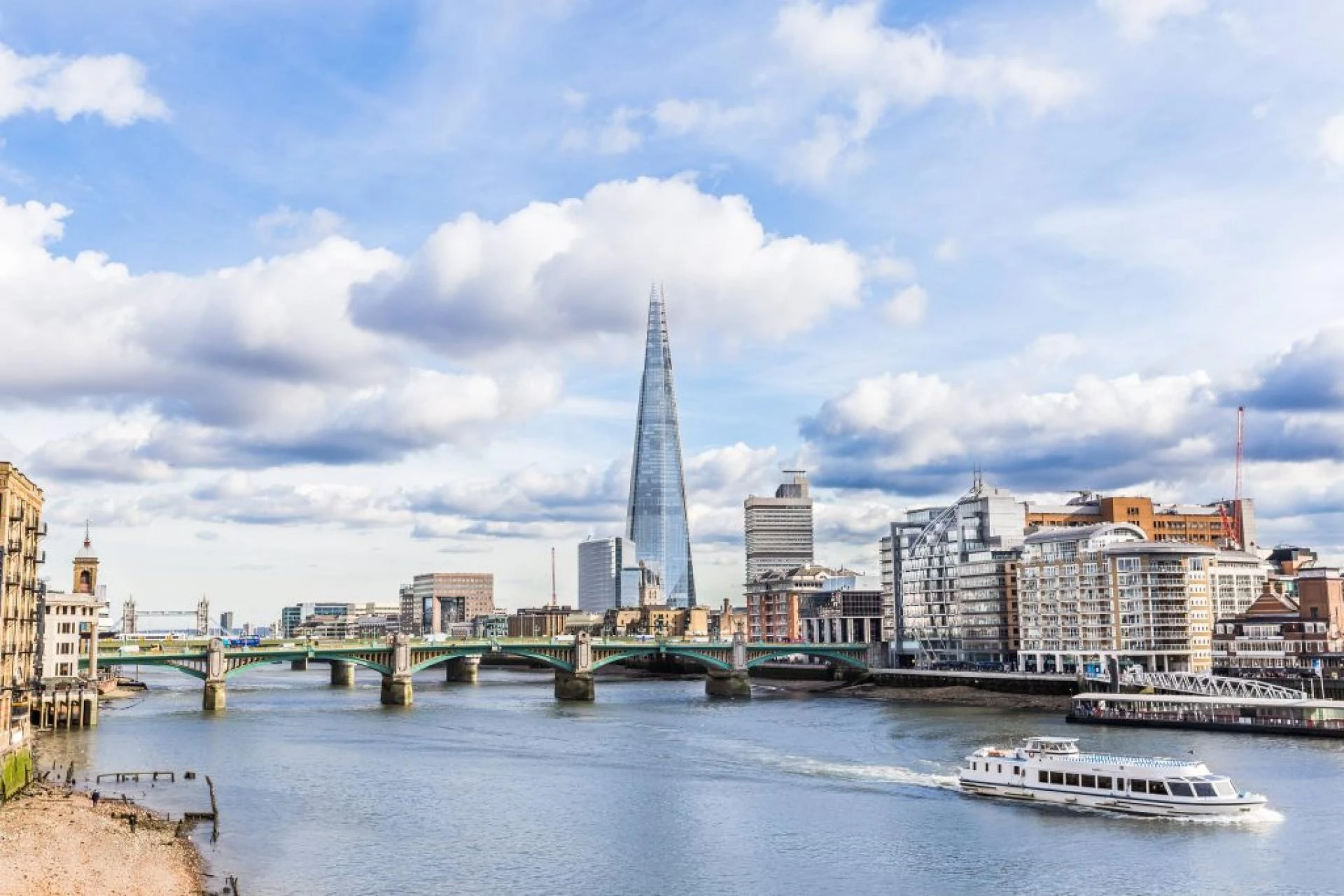 Westminster to tower bridge Cruise tour