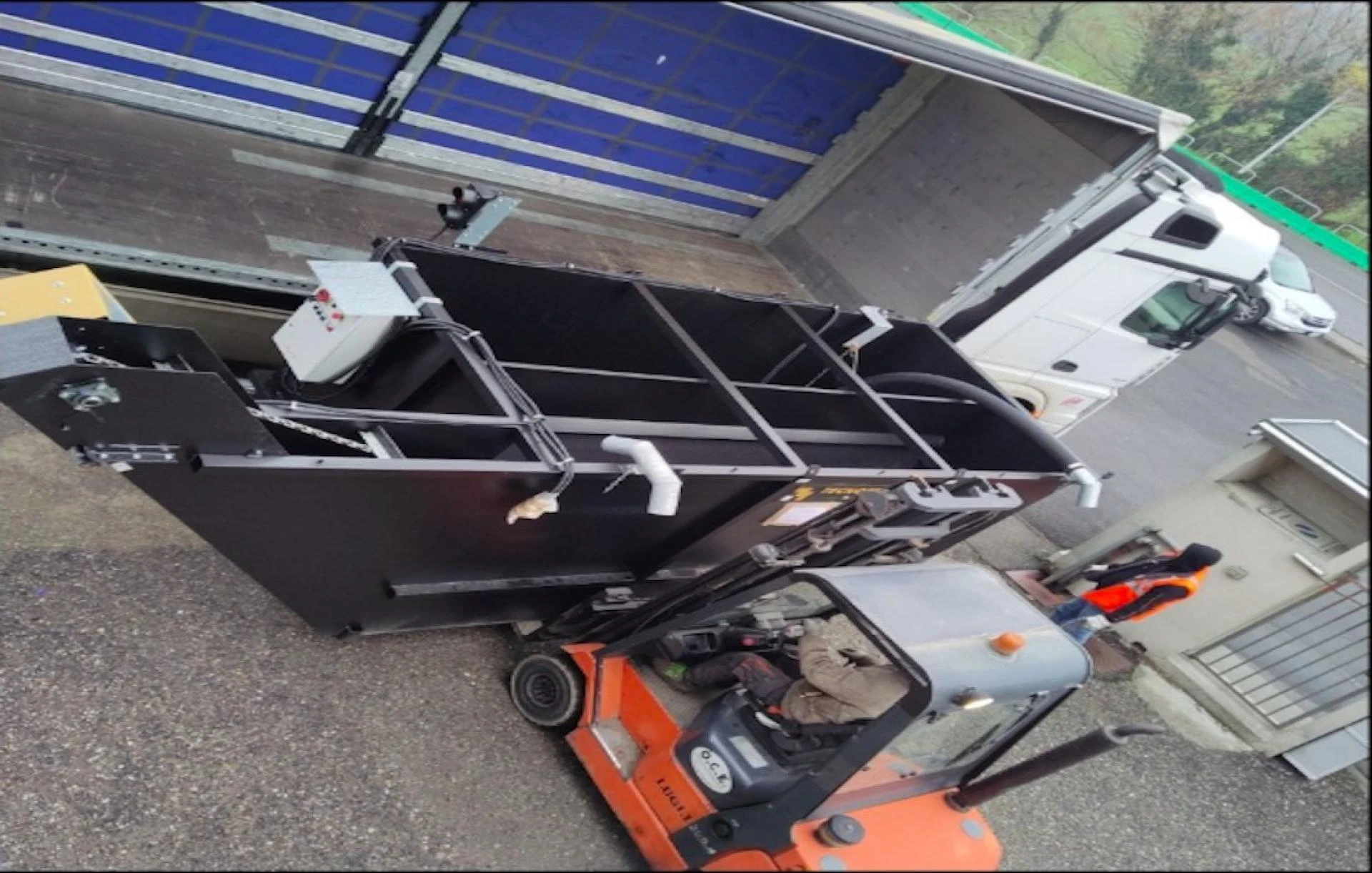 Modern Construction Tools with Wheel Washers and Hydraulic Compressors