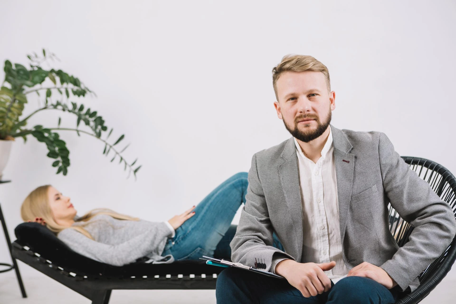 Getting Inside the Mind: What Really Happens in Your First Session of Hypnotherapy
