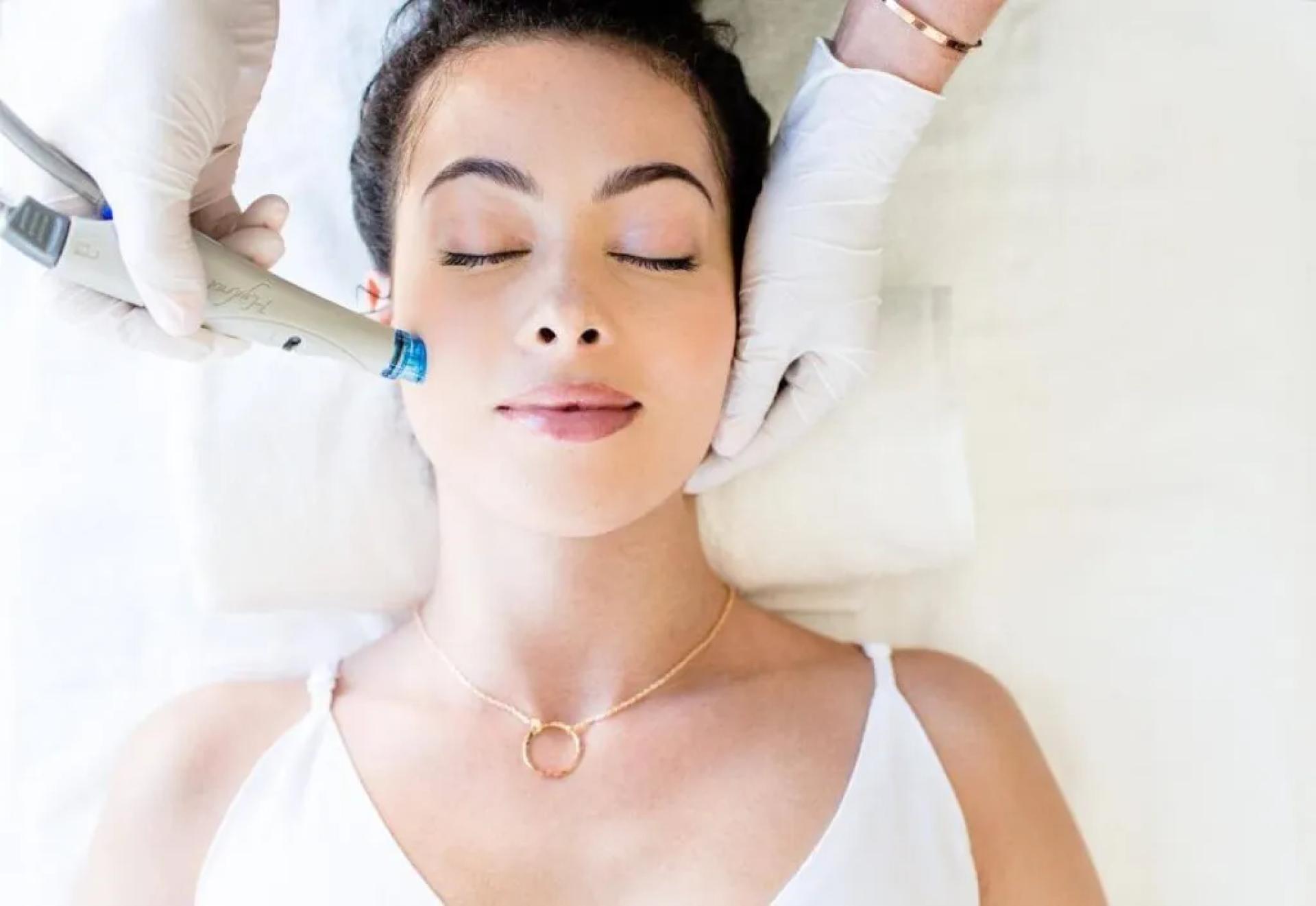 Why Choosing the Best HydraFacial Clinic Can Improve Overall Skin Health
