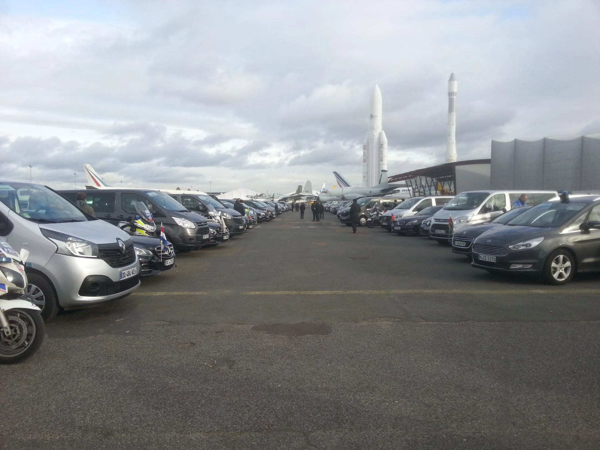 Luxury chauffeur prive Paris mastering event mobility