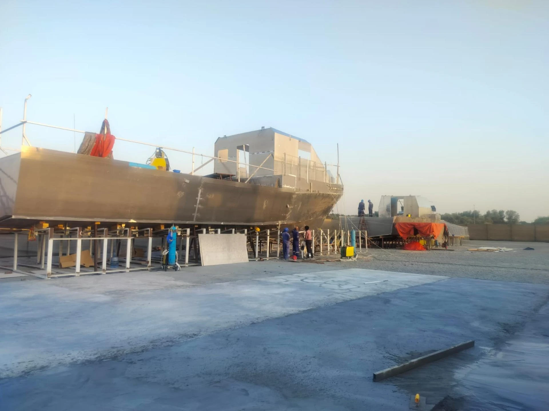 Aluminium Barge Manufacturers: How Modern Technology is Revolutionizing Barge Building Today
