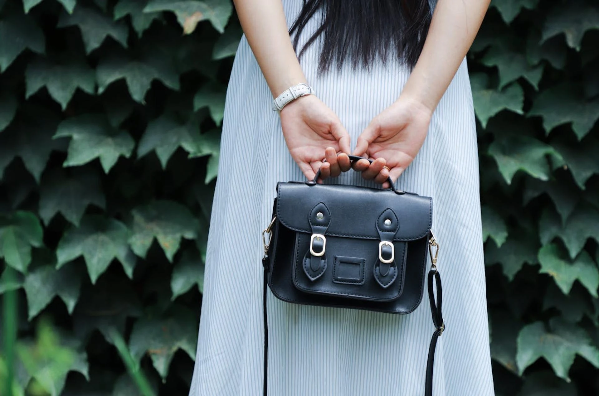 How to Shop Preloved Bags Online in Pakistan?