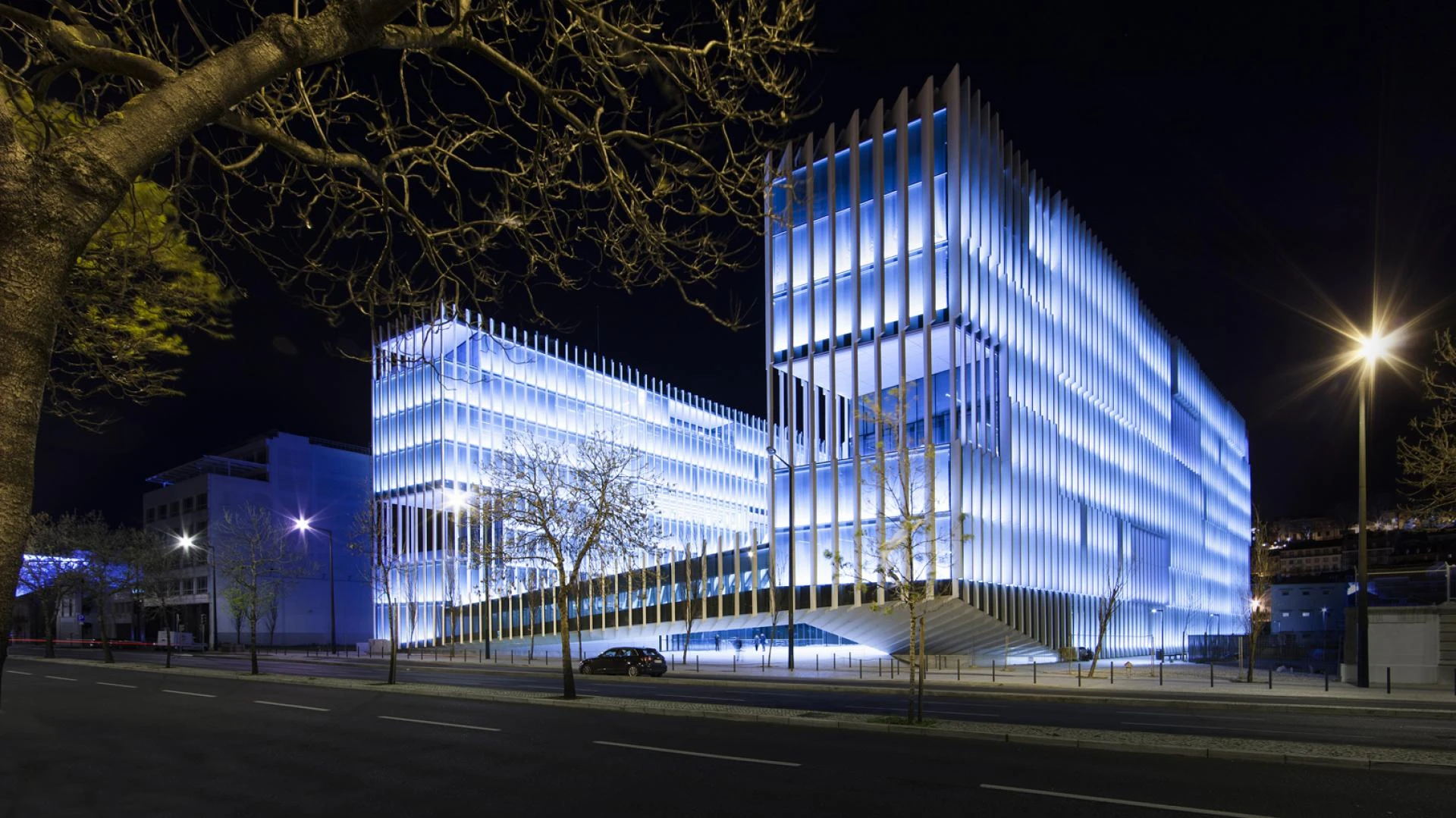 What Makes LED Facade Lighting the Smart Choice for Modern Buildings?