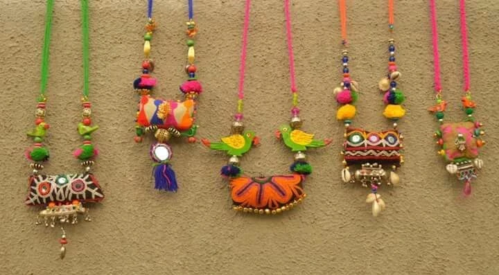 Mixing Tradition with Trend: Gamthi Fashion in 2025