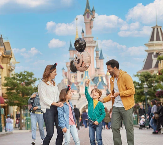 Top Tips for Visiting Disneyland Paris During Peak Season