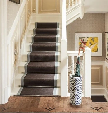 Stylish and Practical: How Umbrella Stands Keep Your Entryway Chic and Tidy