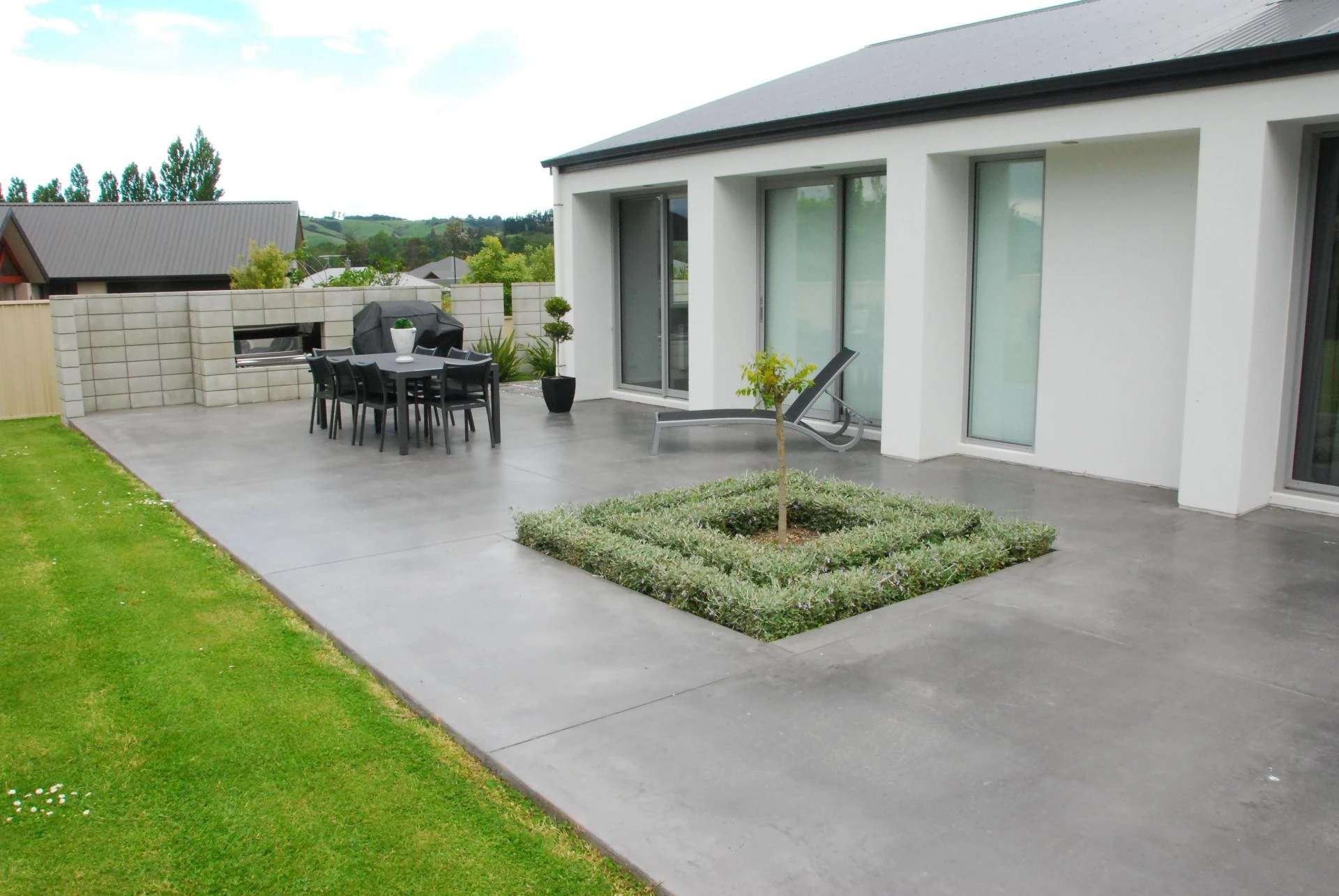 Concrete Patios: The Smart, Stylish Choice for Your Outdoor Space