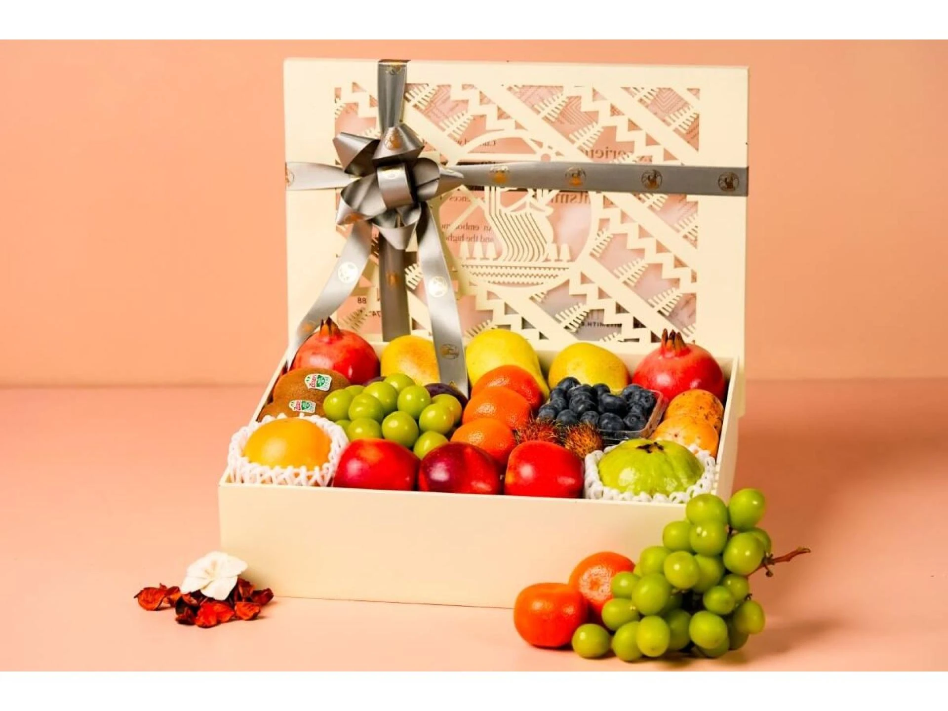 Luxury Fruit Box: The Best Fruit Gift Hamper for Elegant & Healthy Gifting