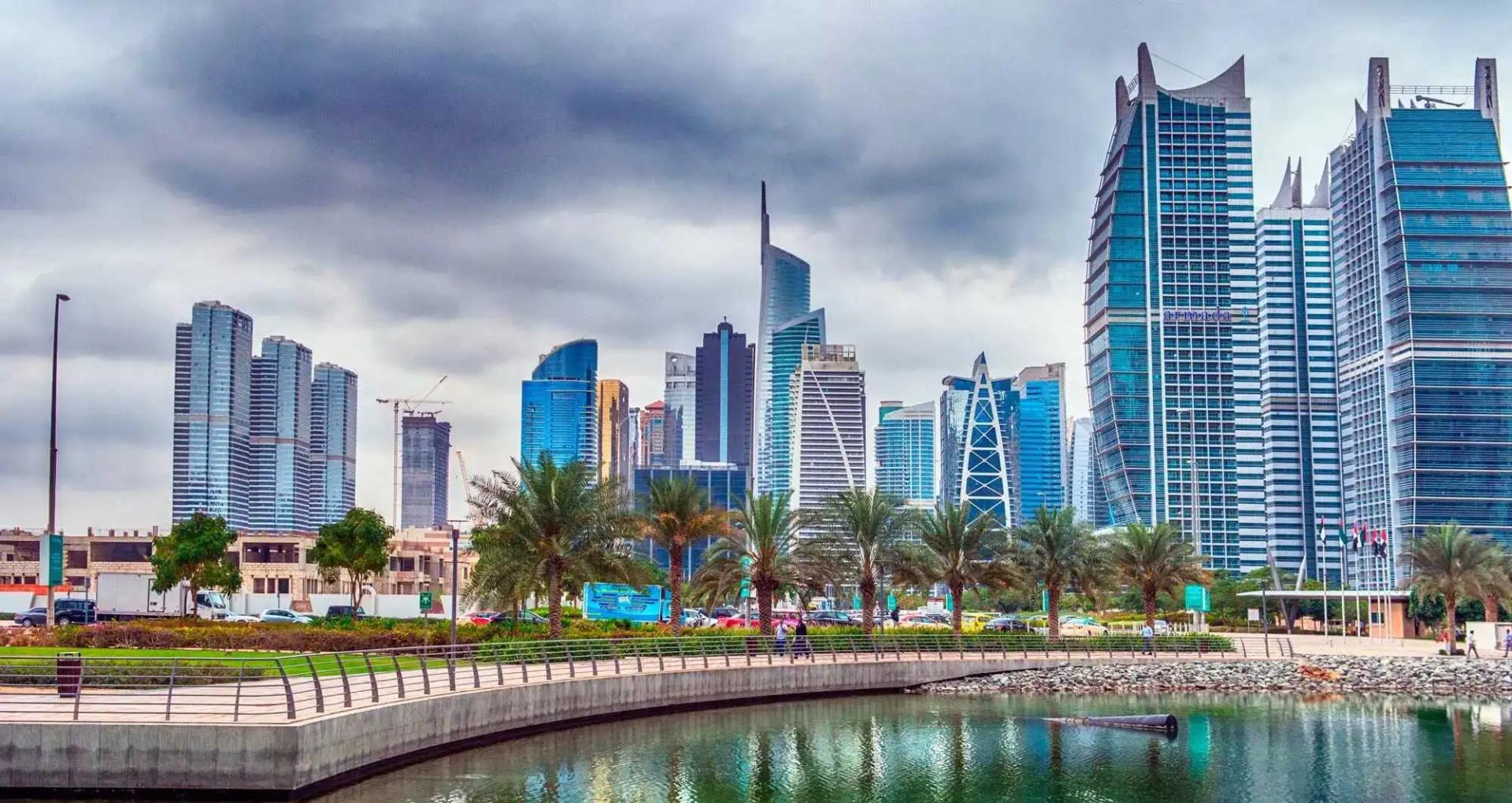How Can NRIs Benefit from Investing in Dubai Property?
