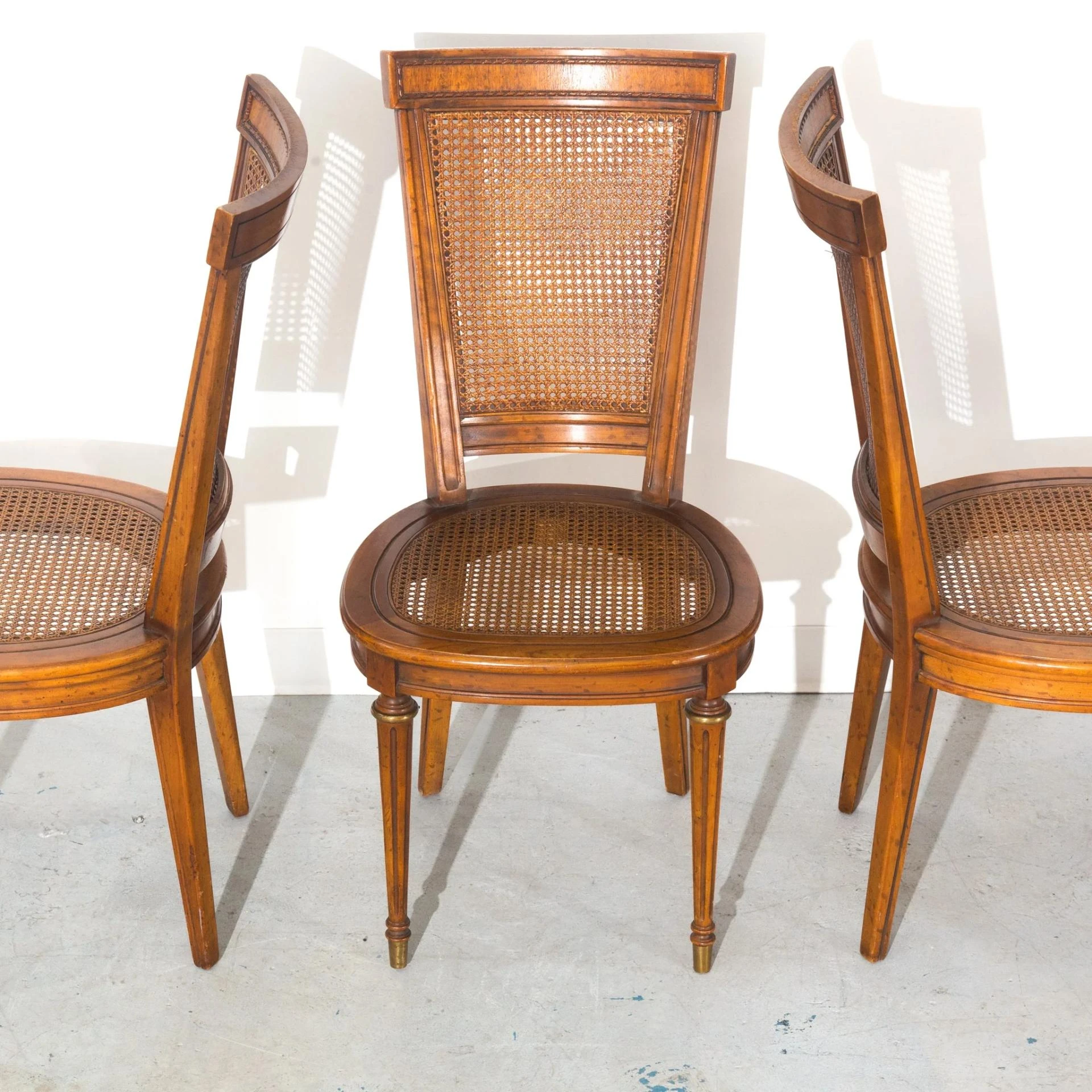 How Antique Vintage Dining Chairs Add Timeless Charm to Modern Homes