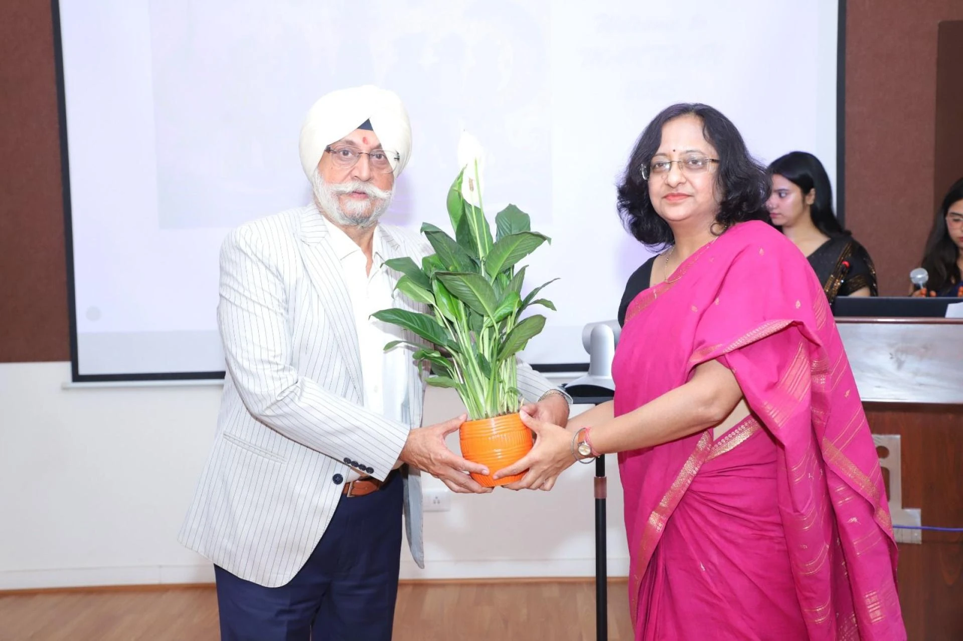 IIHMR Delhi vs Other Healthcare Colleges: What Sets It Apart?