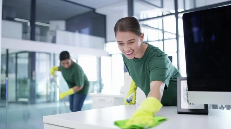 Efficient Office Cleaning in LA: Smart Time-Saving Tips