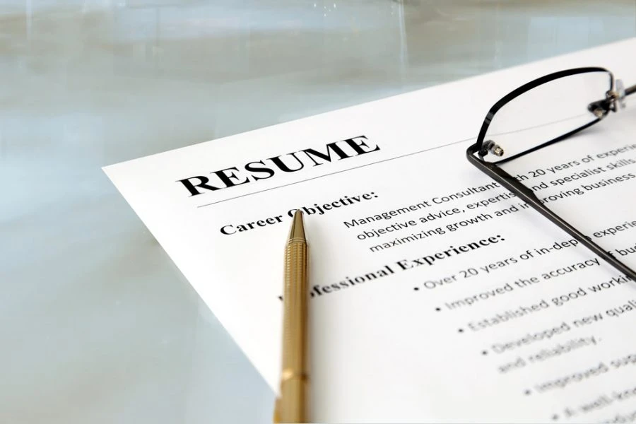 Can a Resume Writing Service Help You Land a Job Faster?