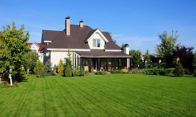 Commercial & Residential Lawn Care Services in Edmonton | Seasons 360