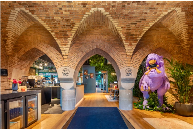 Breakfast Amsterdam: Wake Up and Smell the Bunk