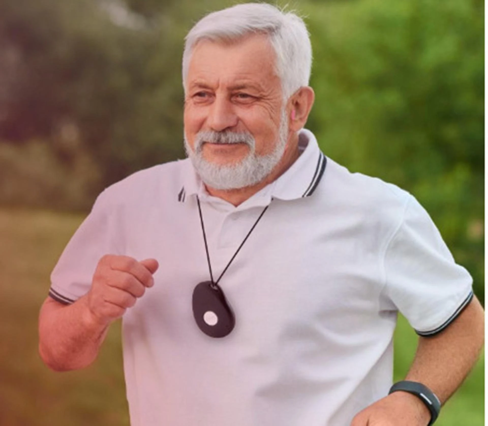 Fall detection watches for seniors with smart emergency response capabilities