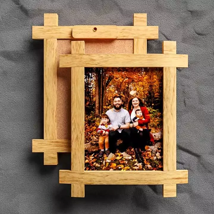 Preserving Memories with Elegance: The Rise of Custom Photo Frames and Personalized Plaques