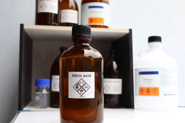 A Guide to Buy Fuming Nitric Acid in Mumbai: Quality, Safety, and Reliable Sources