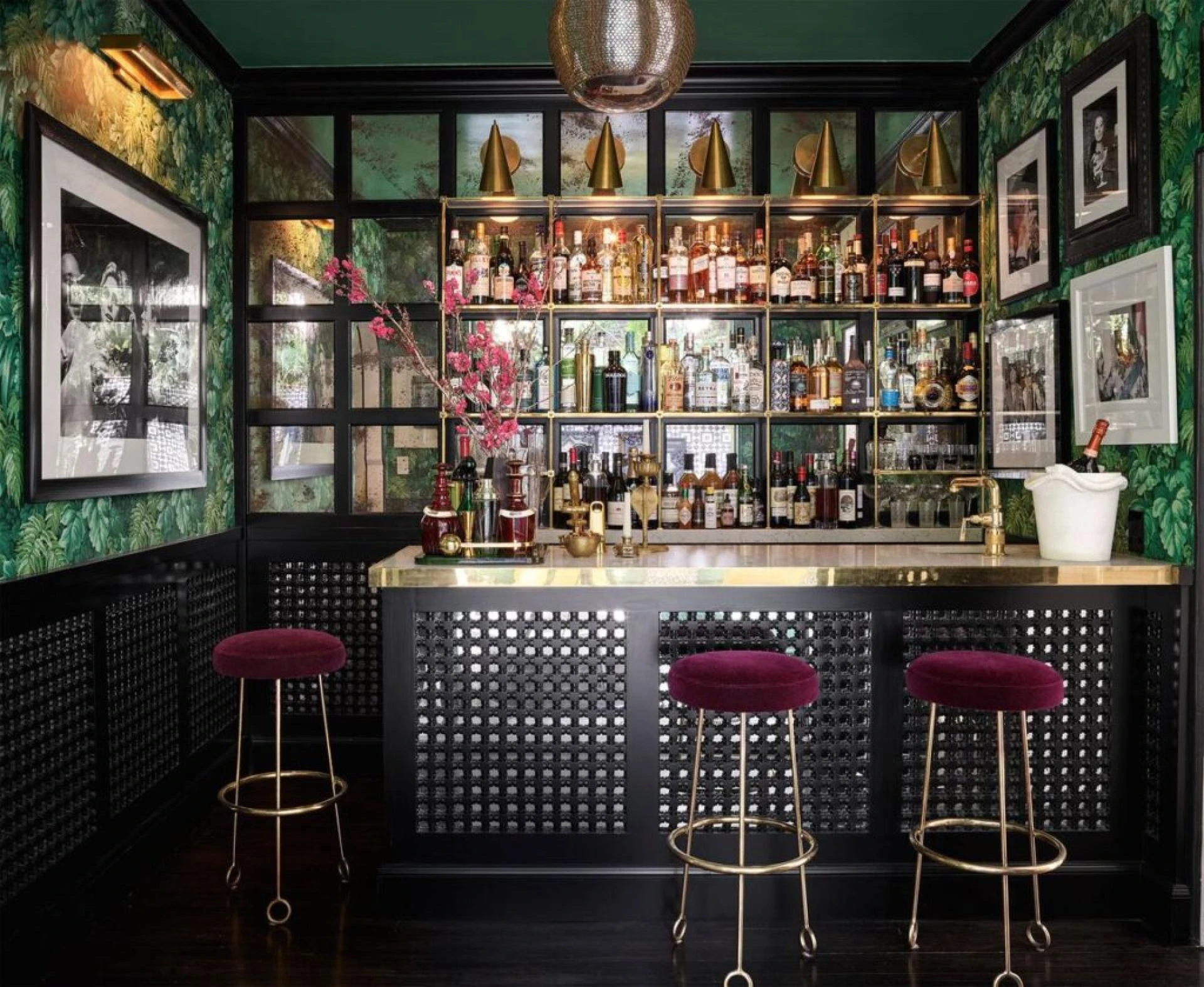 How to Decorate Your Home Bar with Premium Glassware