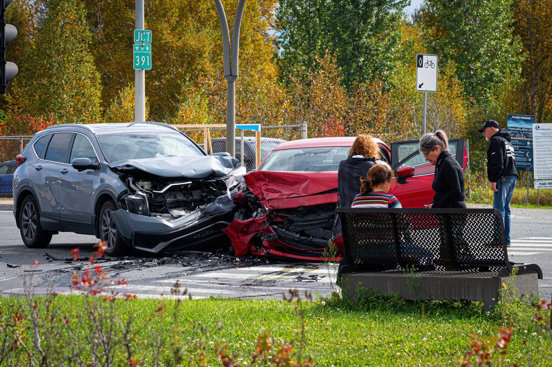 When to Call a Car Wreck Lawyer After an Accident