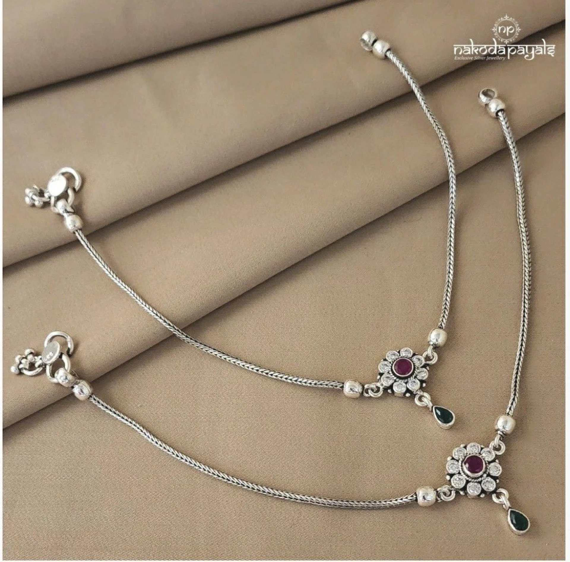 Silver Anklets for Girls – Elegant, Traditional & Trendy