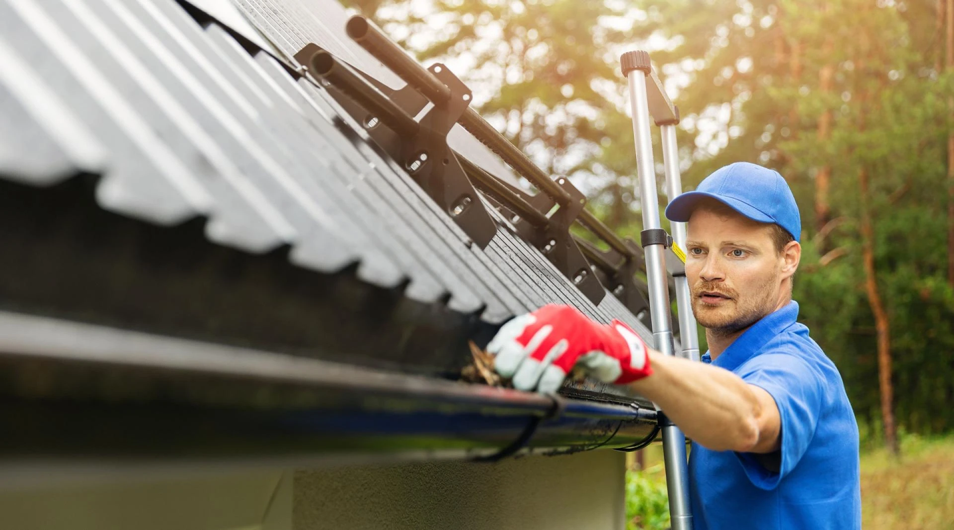 4 Quick Gutter Cleaning Services That Save Money