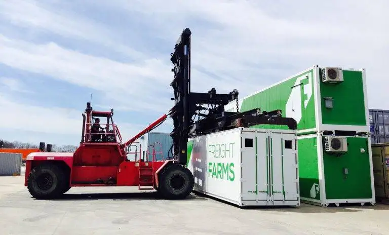Long Beach Off-Cost Shipping Port: Containers, Cold-Chain Equipment, Power, and On-Site Fuel Options