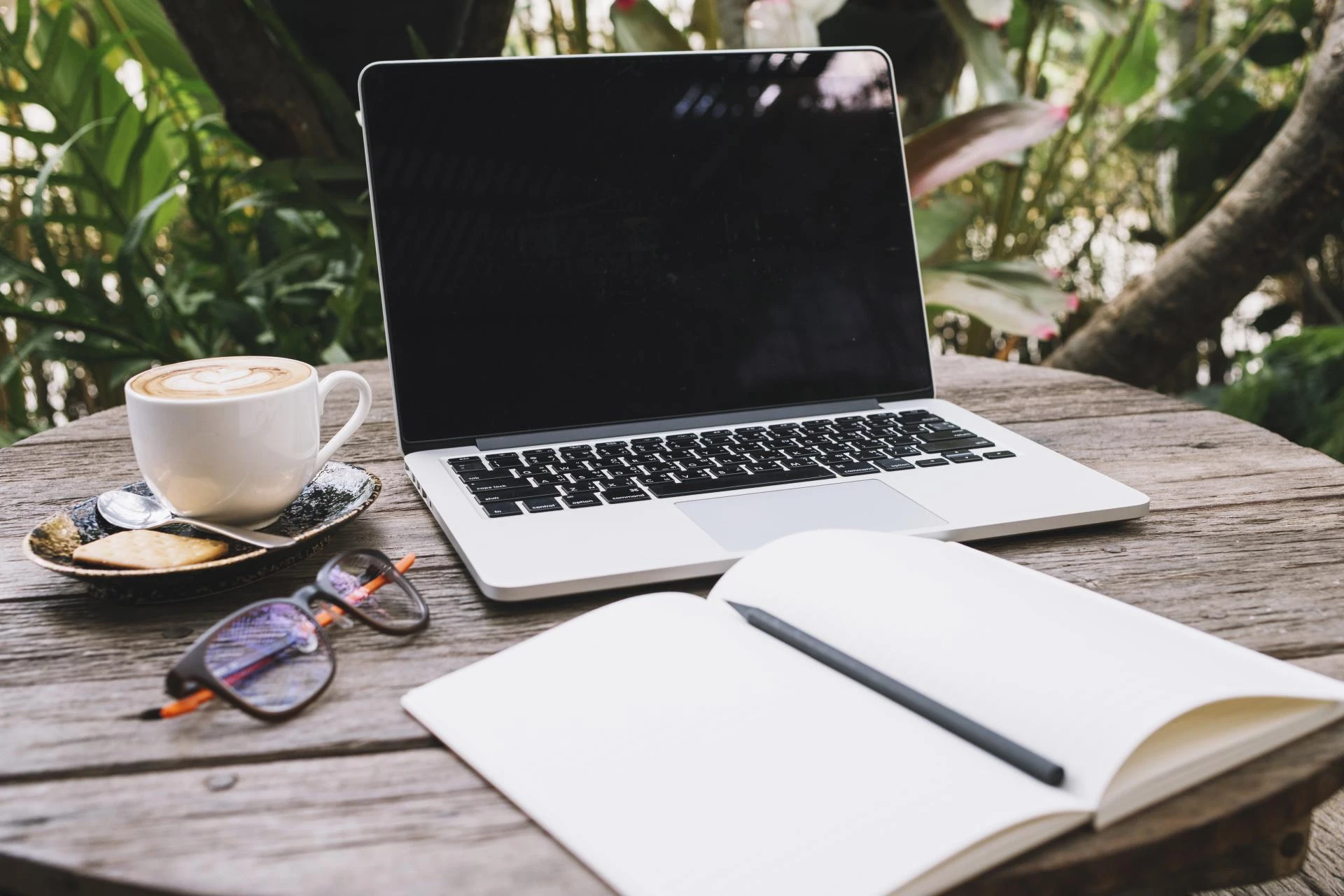 The Benefits of Montlake Publishers for Writers