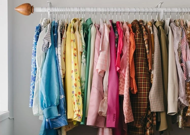 Taan’s Guide: Top Female Clothing Brands in Pakistan & the Elegance of Peachy Peach Kaftan