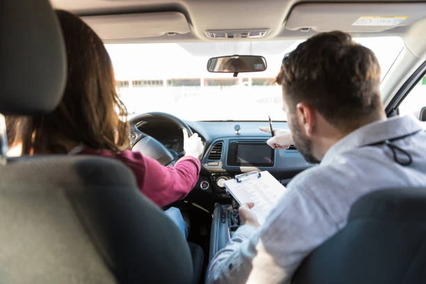 Why Professional Driving Lessons in Pakenham Improve Your Chances of Passing the Test