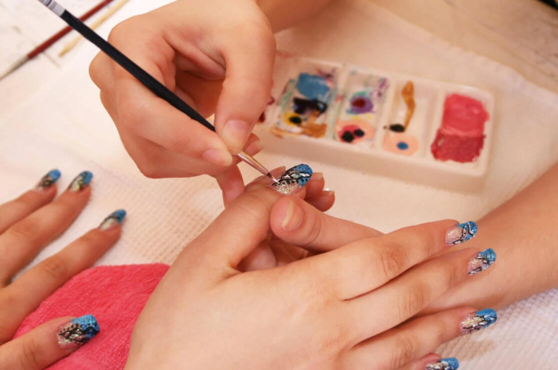 How a Nail Artistry Course Can Help You Build a High-Income Career in Beauty