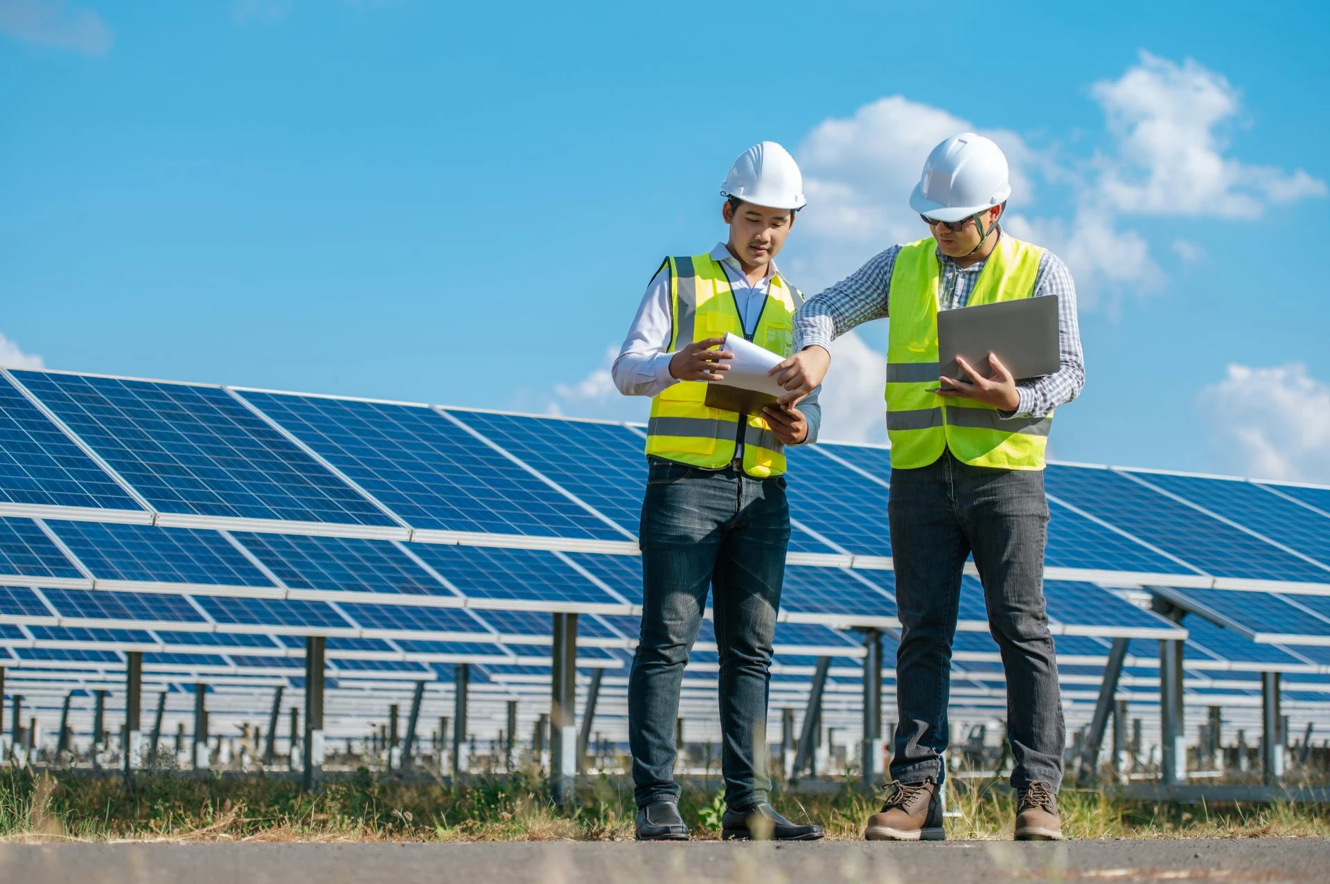 Skills of professionals with expertise in solar power installation in Gold Coast, Australia