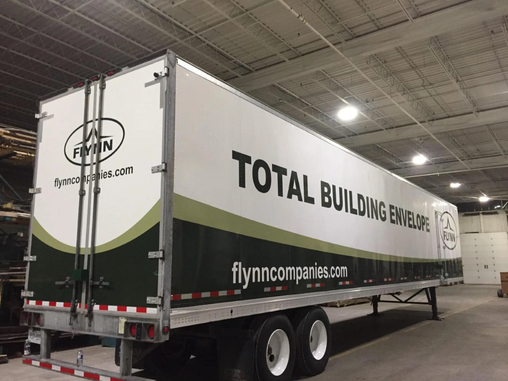 Choosing the Right High-Quality Lettering for Your Vehicle Graphics