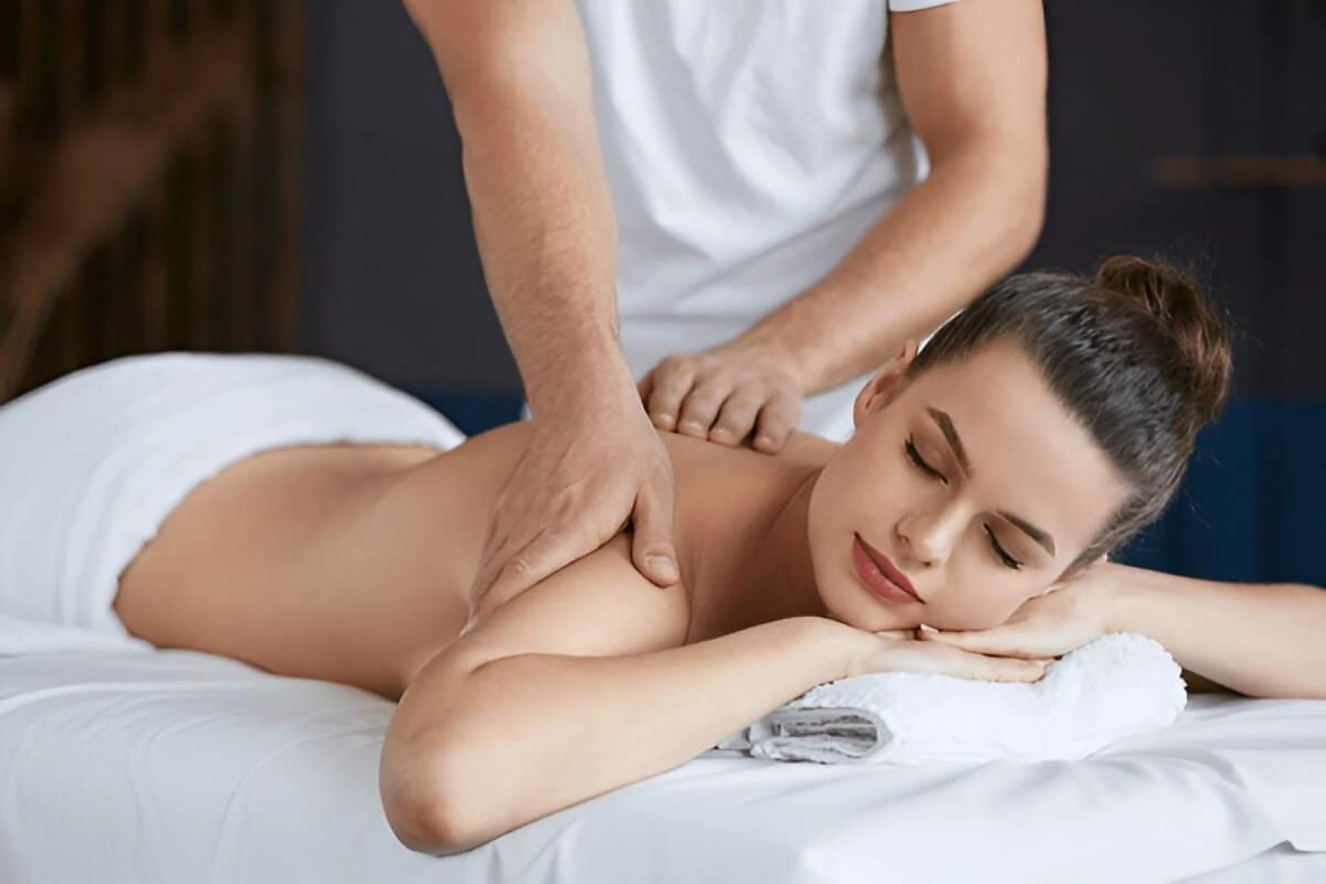 Massage Services for Women by Men in Delhi NCR – Relaxation & Wellness with Comfort
