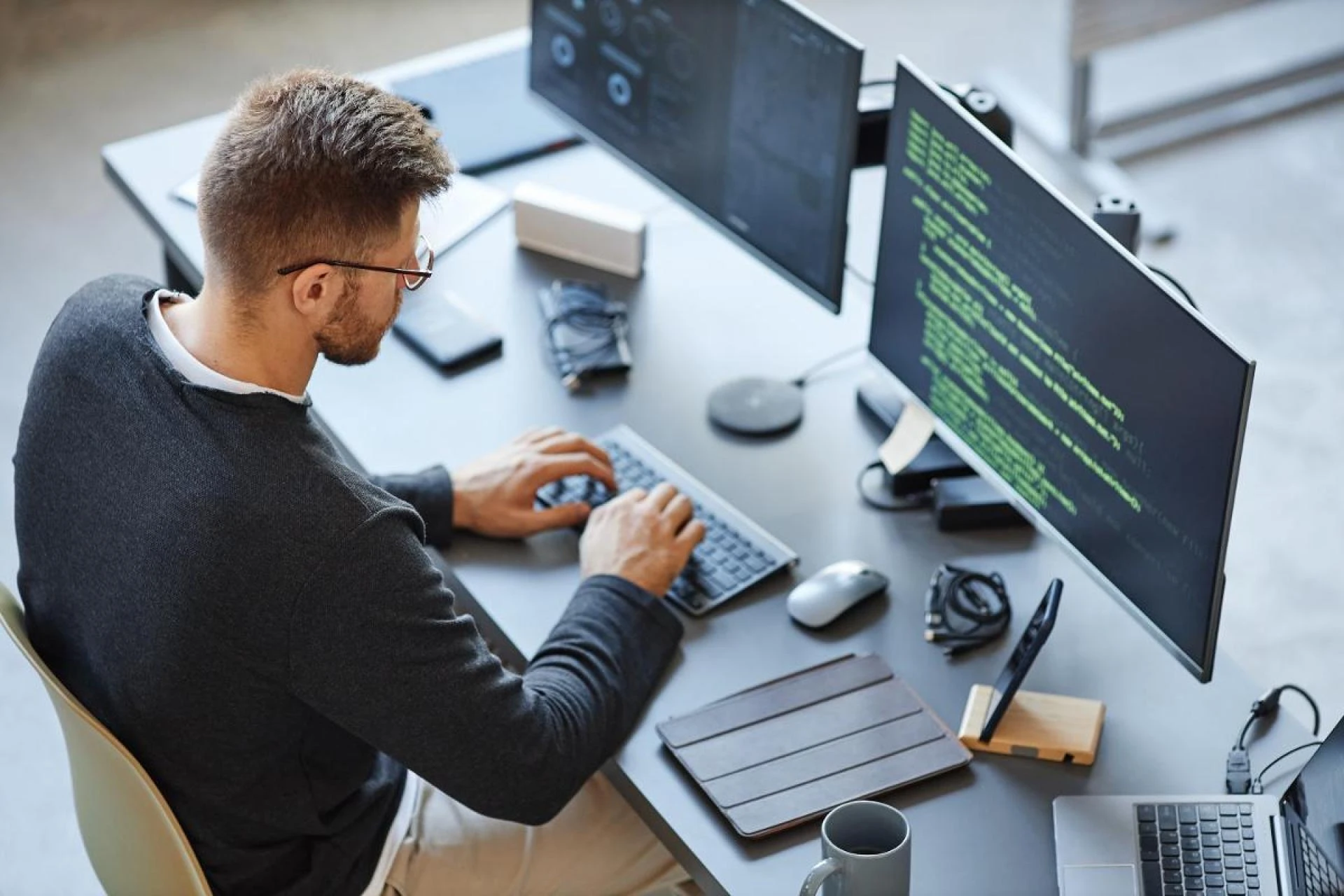 Why Is Choosing a Top Search Firm Essential for Tech-Driven Businesses Seeking Strategic Leaders?