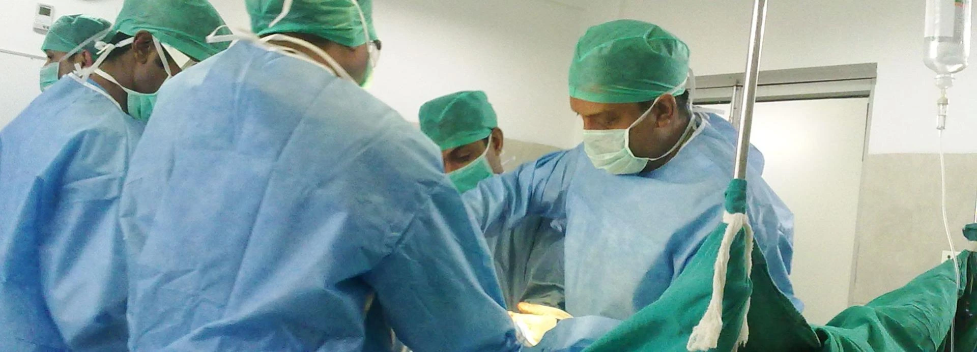 Pros and Cons of Partial Knee Replacement Surgery in Delhi: Is It Right for You?