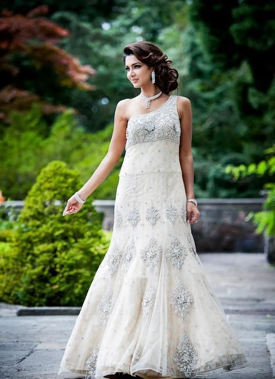 Indian Party Wear Dresses – Elevate Your Style with Bombay Trendz