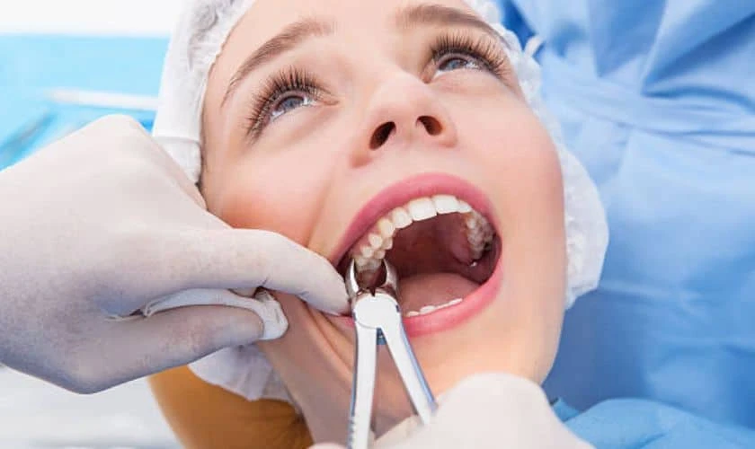 Experience Pain-Free Dental Care – Tooth Extraction Services at Sobti Nursing Home, Kurukshetra