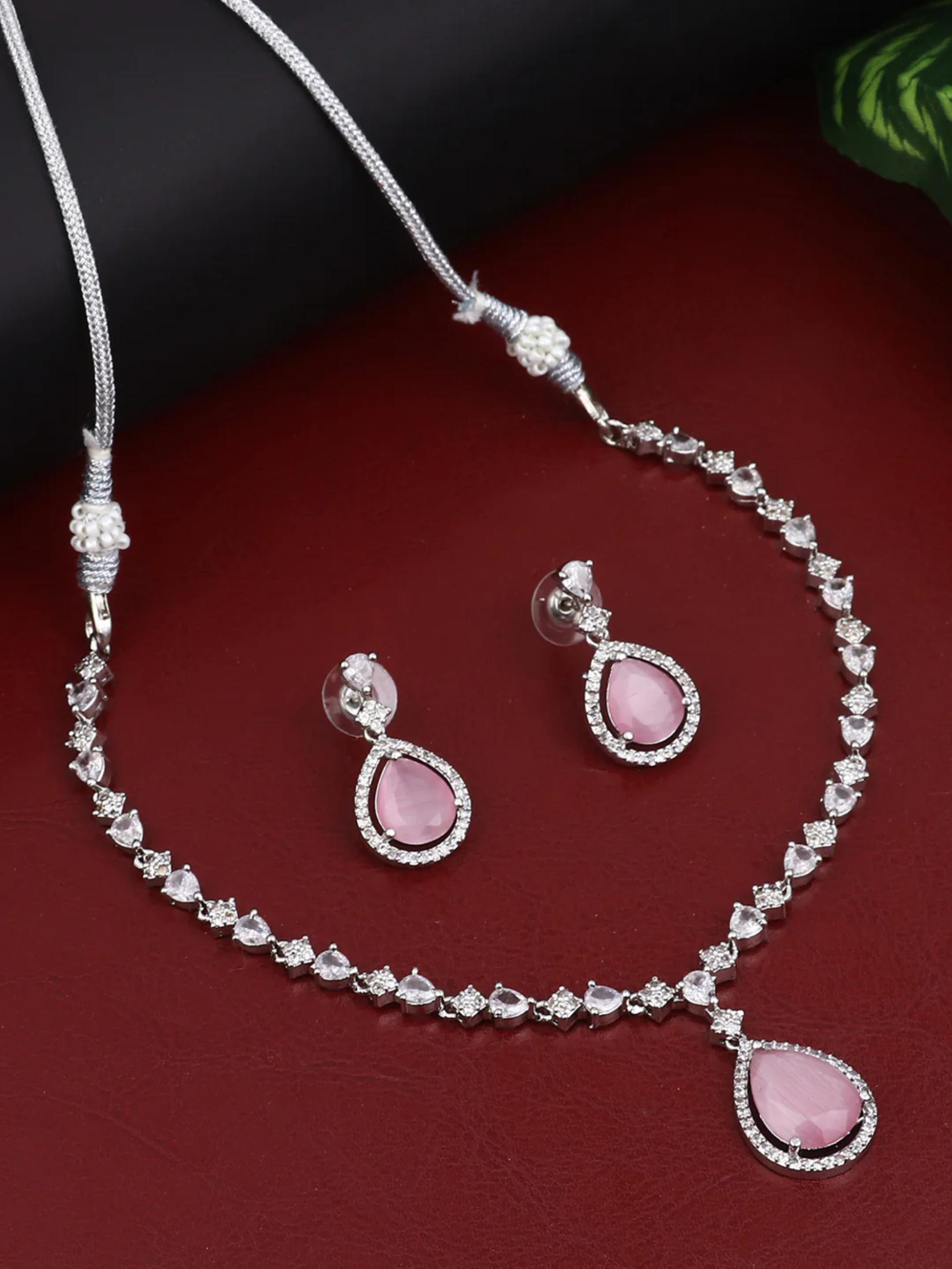 Top Trends in CZ Diamond Necklaces for Modern Women