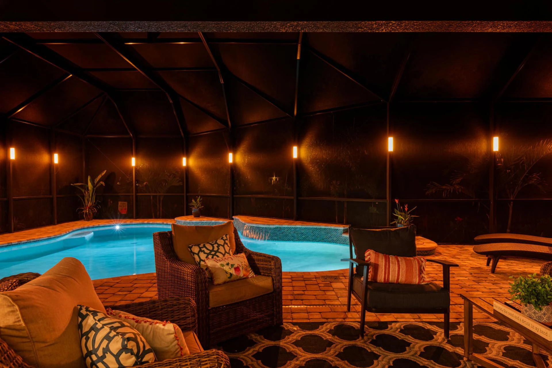 Pool Cage Lighting Installation: What Homeowners Need to Know