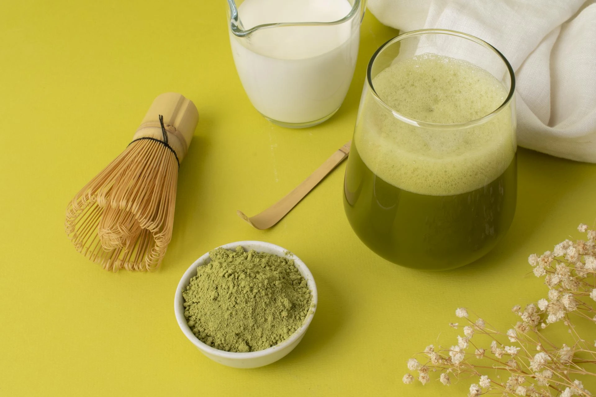 The Complete Ayurvedic Guide to Triphala Juice and Ashwagandha Powder for Daily Wellness