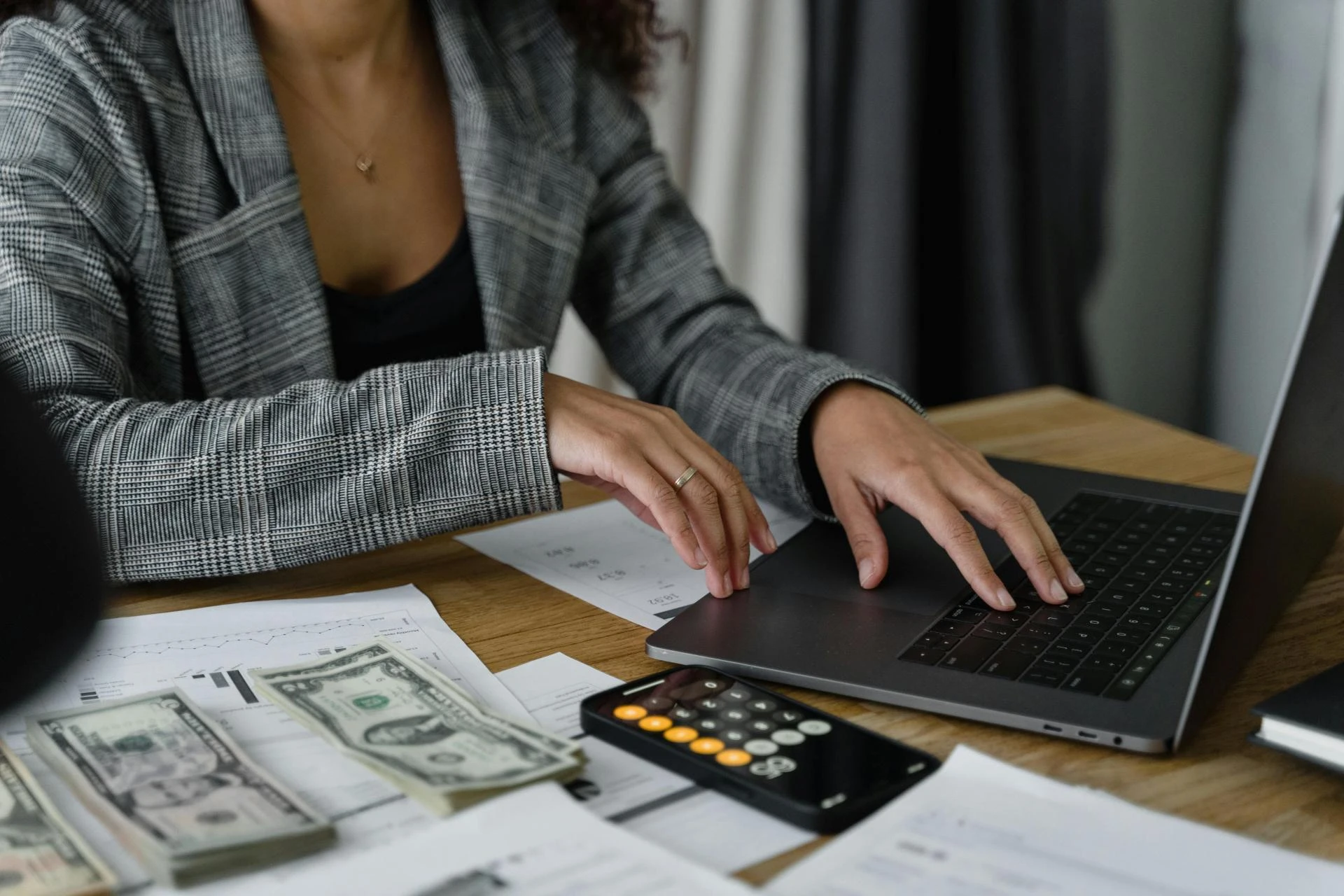 How to Verify the Best Tax Consultant Near Me Before You Hire One